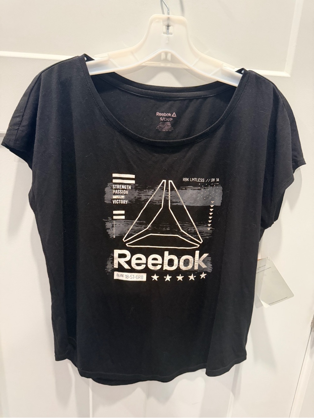 NWT Reebok Limitless Graphic Training Tee Small Black Workout Top $45